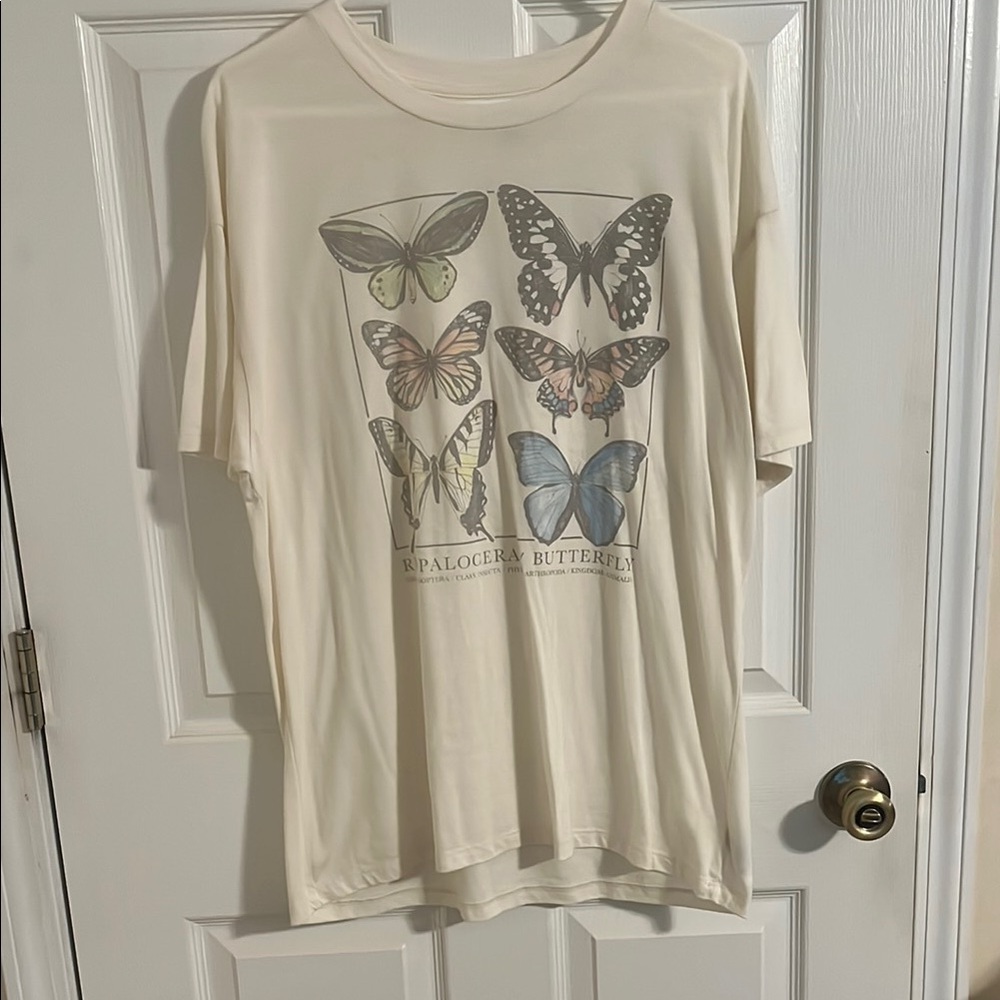 American Eagle Butterly Graphic Tee